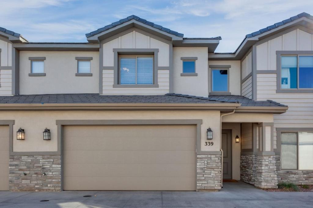 Zion Village 339 3 Bed, 2 And A Half Bath, Game Systems, Mister System, And Community Pool Hurricane Bagian luar foto